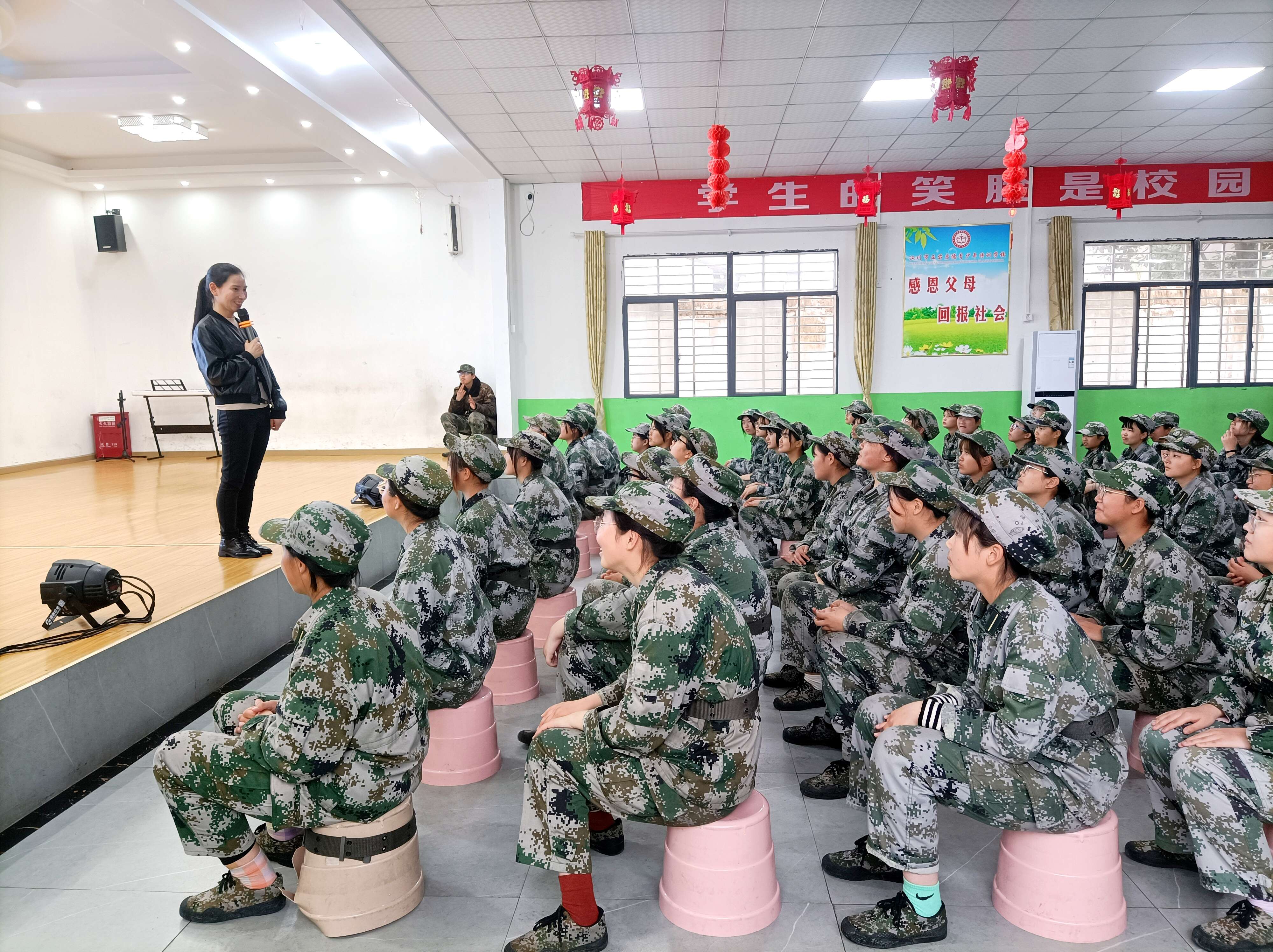 封闭式初中学校,励志教育学校